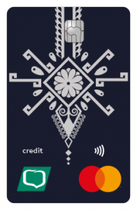  Wizerunek karty kredytowej ze wzorami folkowymi w kolorystyce czerni i bieli. 